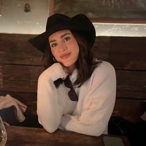 Meet your Posher, Alison